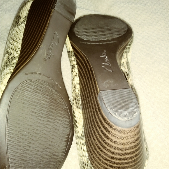 Shoes - Picture 5 of 6